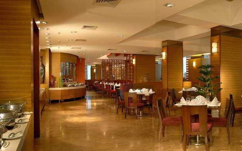 Radisson Mumbai Goregaon Экстерьер фото