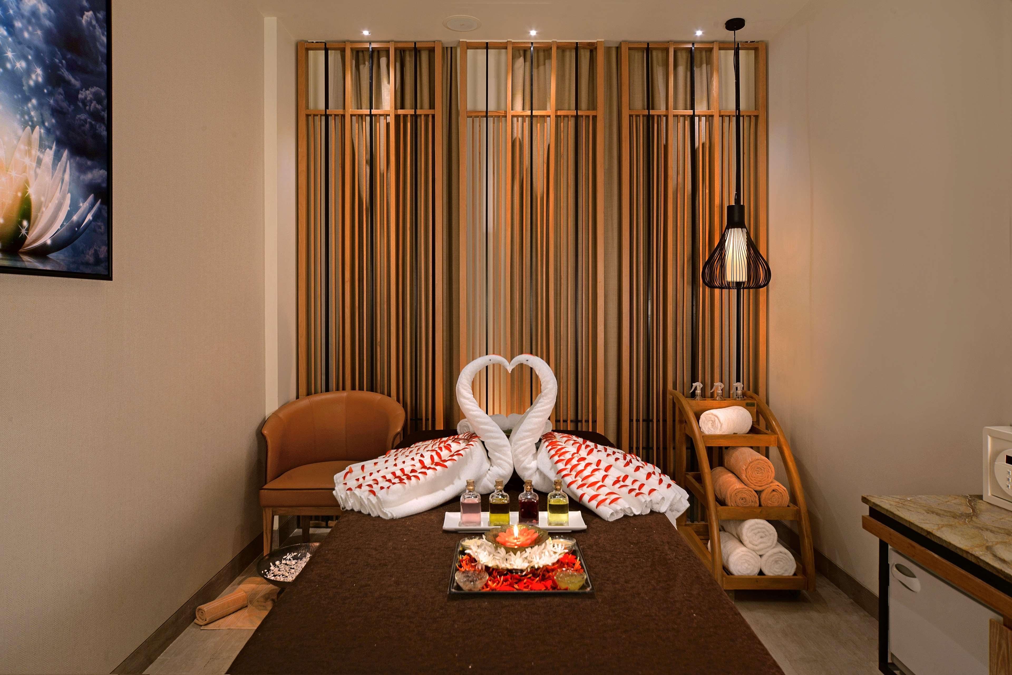 Radisson Mumbai Goregaon Экстерьер фото