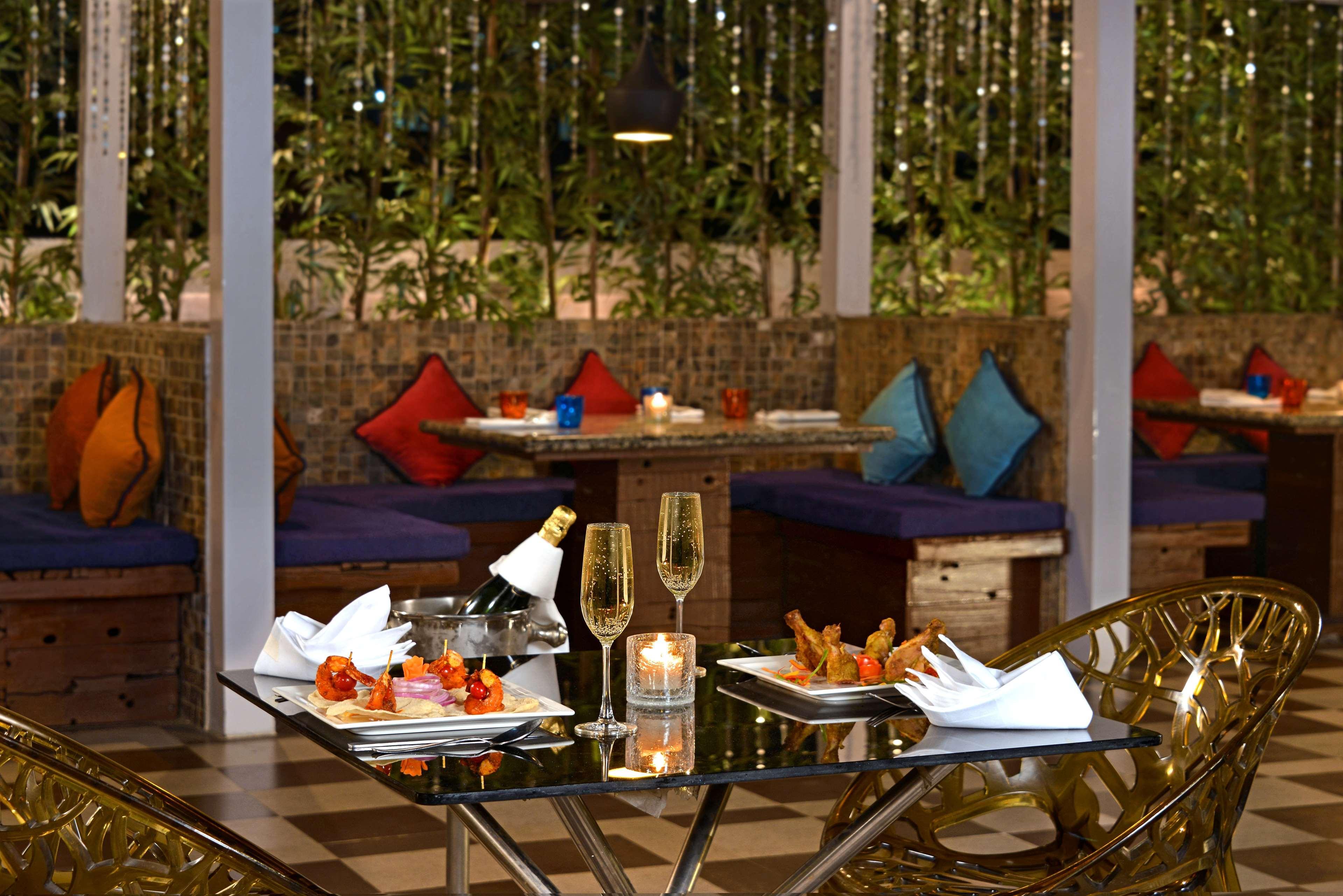 Radisson Mumbai Goregaon Экстерьер фото
