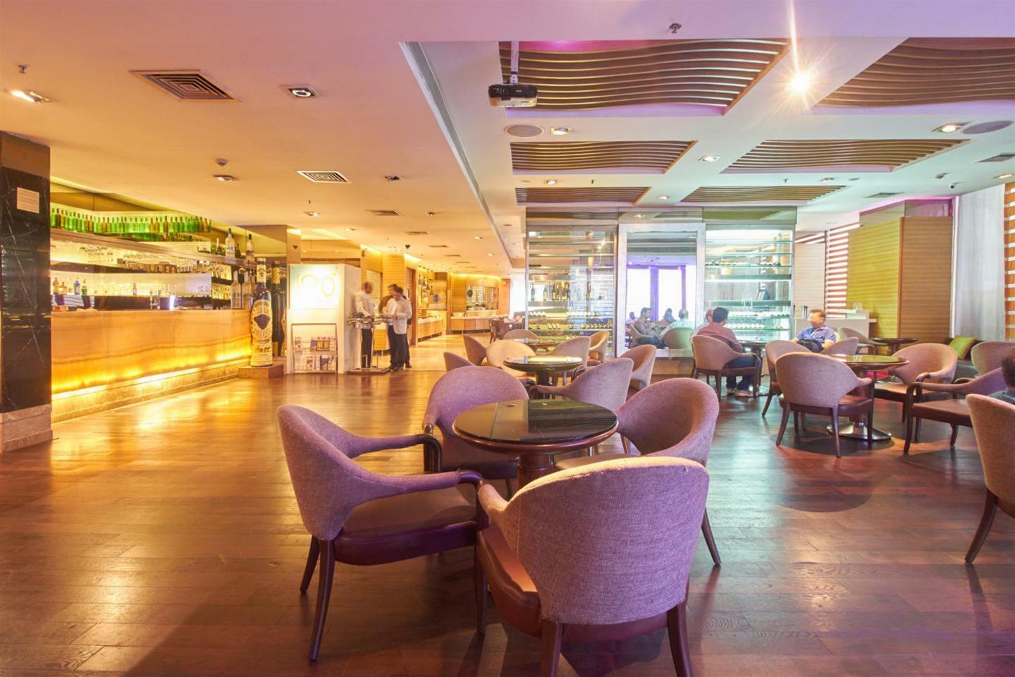 Radisson Mumbai Goregaon Экстерьер фото